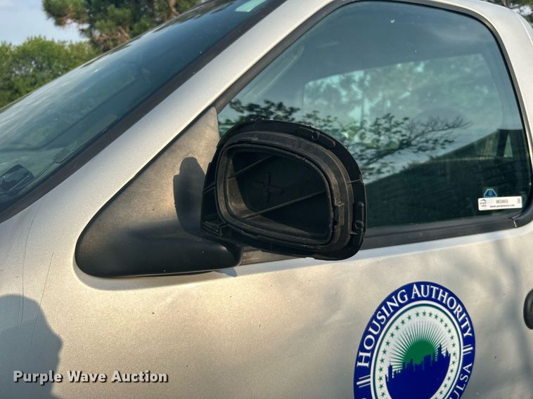 image for item MG9955 2003 Ford F150 XL  pickup truck