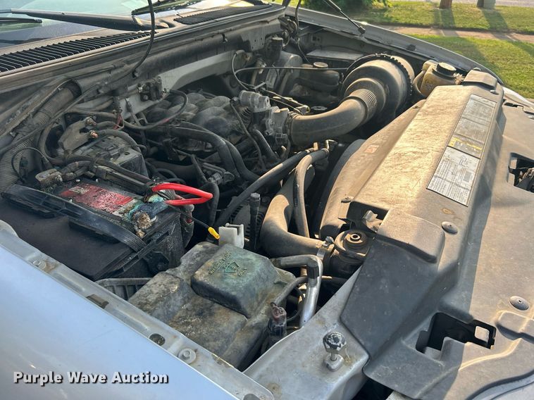 image for item MG9955 2003 Ford F150 XL  pickup truck