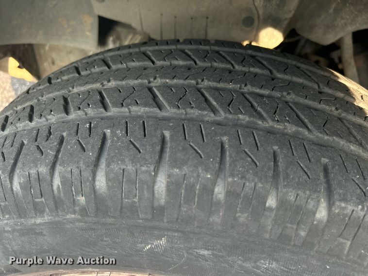 image for item MG9955 2003 Ford F150 XL  pickup truck