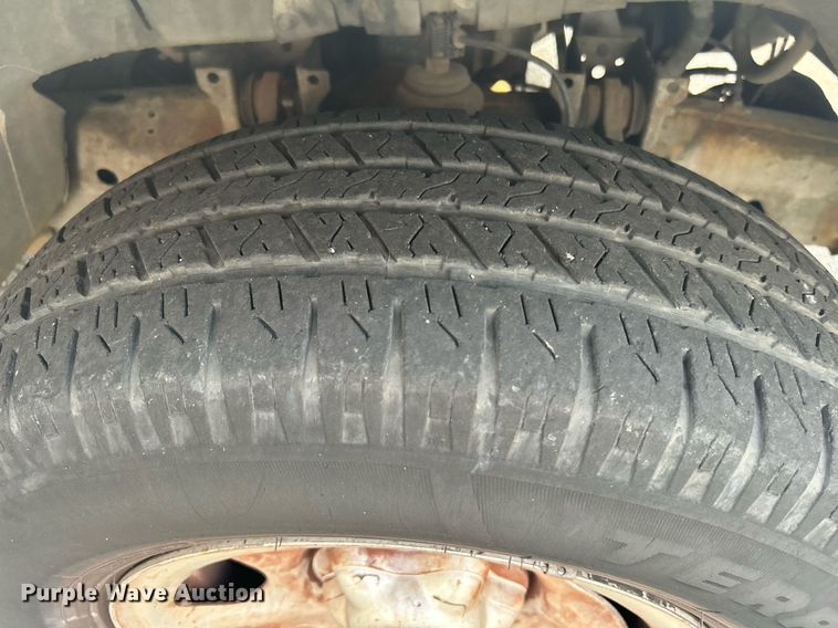 image for item MG9955 2003 Ford F150 XL  pickup truck