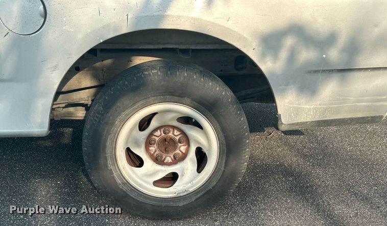 image for item MG9955 2003 Ford F150 XL  pickup truck