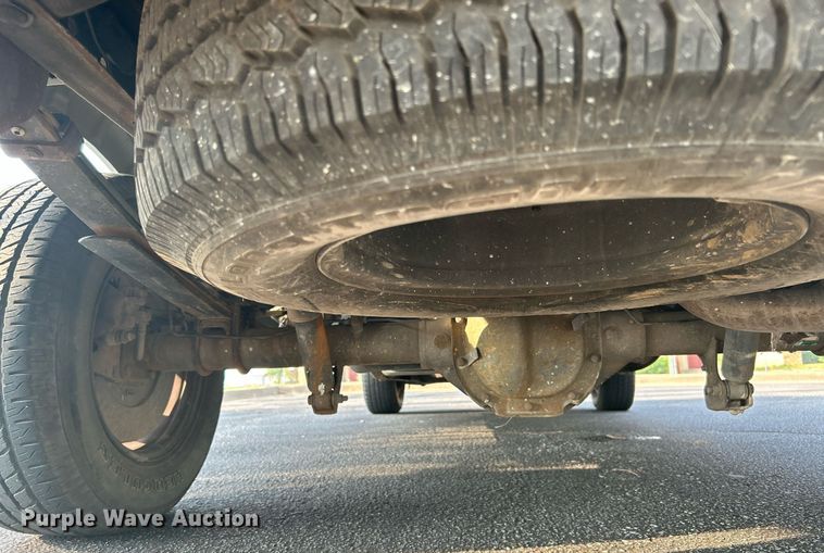 image for item MG9955 2003 Ford F150 XL  pickup truck