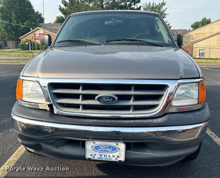 image for item MG9956 2004 Ford F150 XL  pickup truck