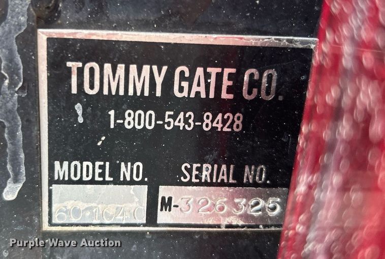 image for item MG9956 2004 Ford F150 XL  pickup truck