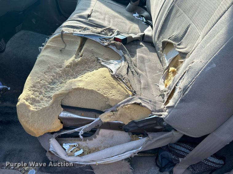 image for item MG9956 2004 Ford F150 XL  pickup truck