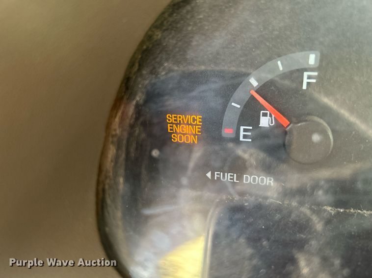 image for item MG9956 2004 Ford F150 XL  pickup truck