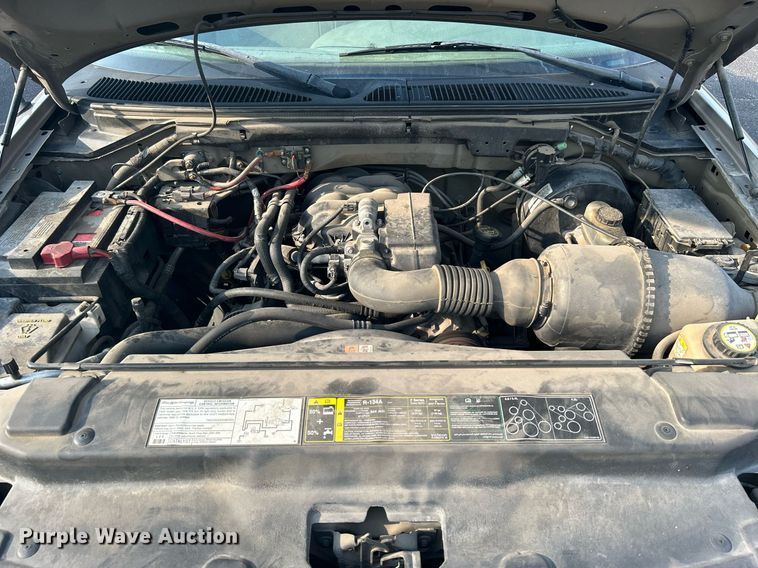 image for item MG9956 2004 Ford F150 XL  pickup truck