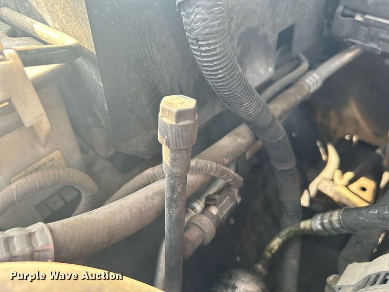 image for item MG9956 2004 Ford F150 XL  pickup truck