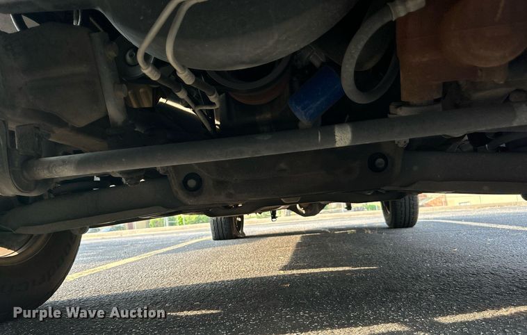 image for item MG9956 2004 Ford F150 XL  pickup truck