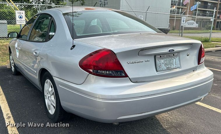 image for item MG9960 2006 Ford Taurus