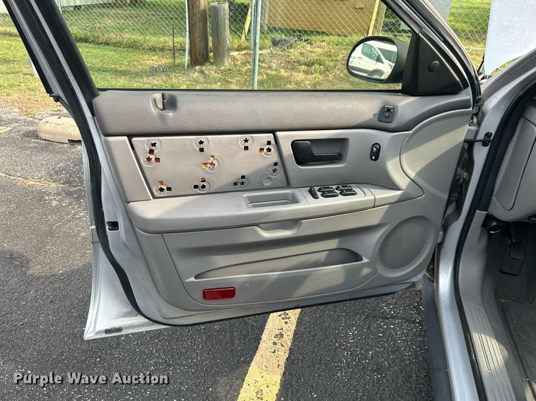 image for item MG9960 2006 Ford Taurus