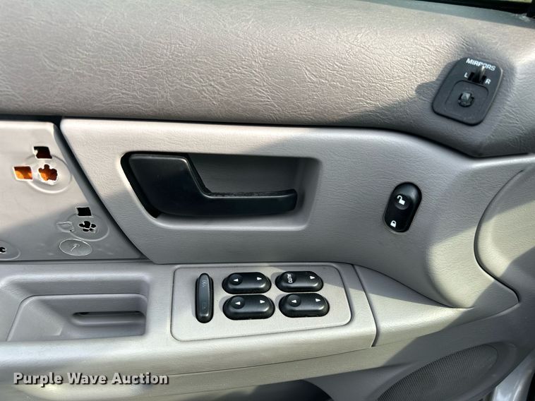 image for item MG9960 2006 Ford Taurus