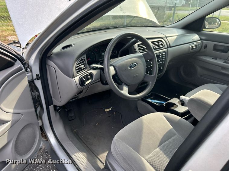 image for item MG9960 2006 Ford Taurus