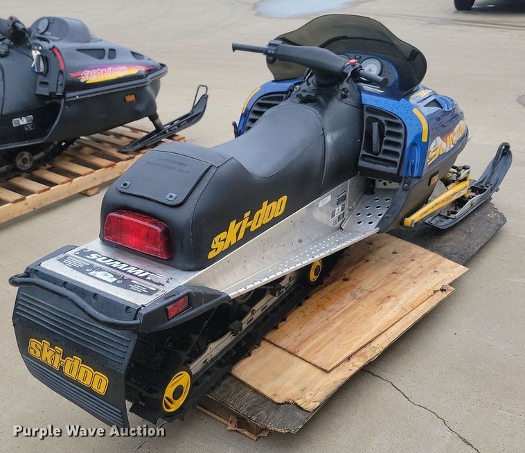 image for item ML9495 1999 Ski-Doo Summit Rotax 500  snowmobile