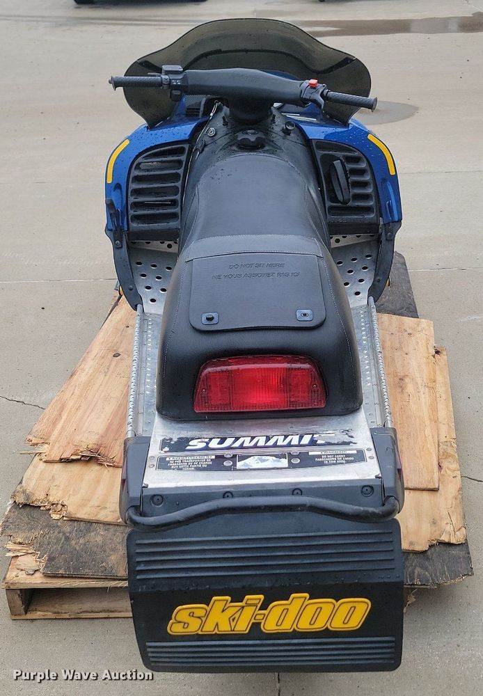 image for item ML9495 1999 Ski-Doo Summit Rotax 500  snowmobile