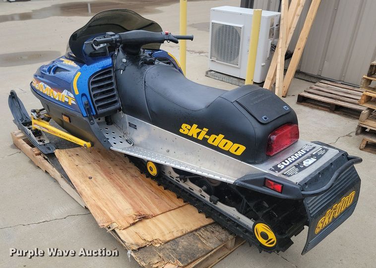 image for item ML9495 1999 Ski-Doo Summit Rotax 500  snowmobile