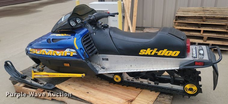 image for item ML9495 1999 Ski-Doo Summit Rotax 500  snowmobile