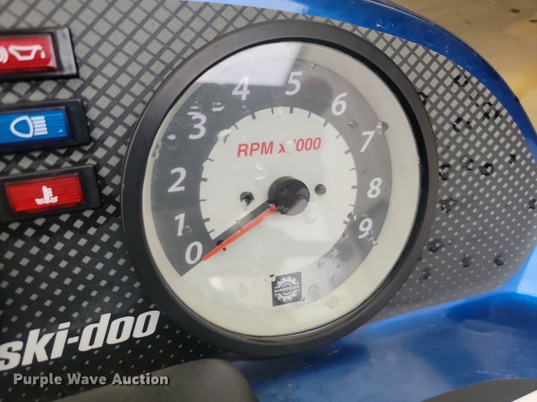 image for item ML9495 1999 Ski-Doo Summit Rotax 500  snowmobile