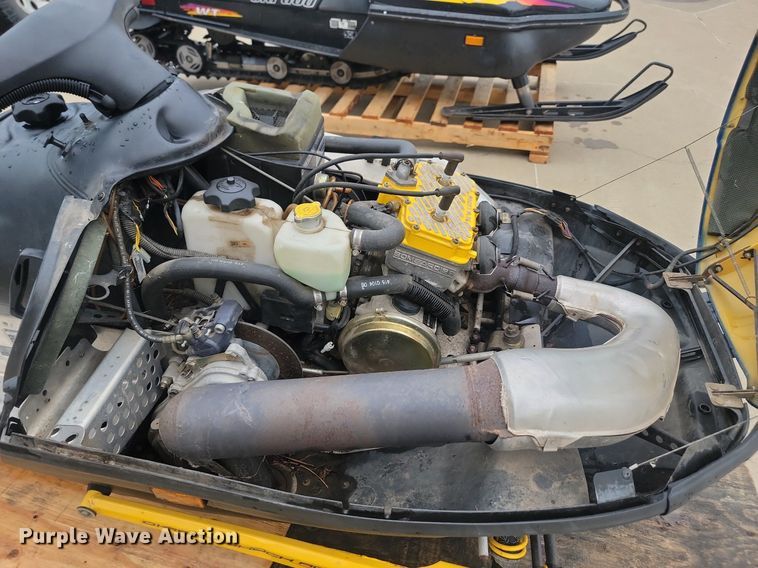 image for item ML9495 1999 Ski-Doo Summit Rotax 500  snowmobile