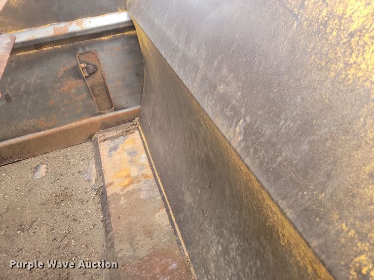 image for item ML9496 1984 Caterpillar 613B  elevating scraper