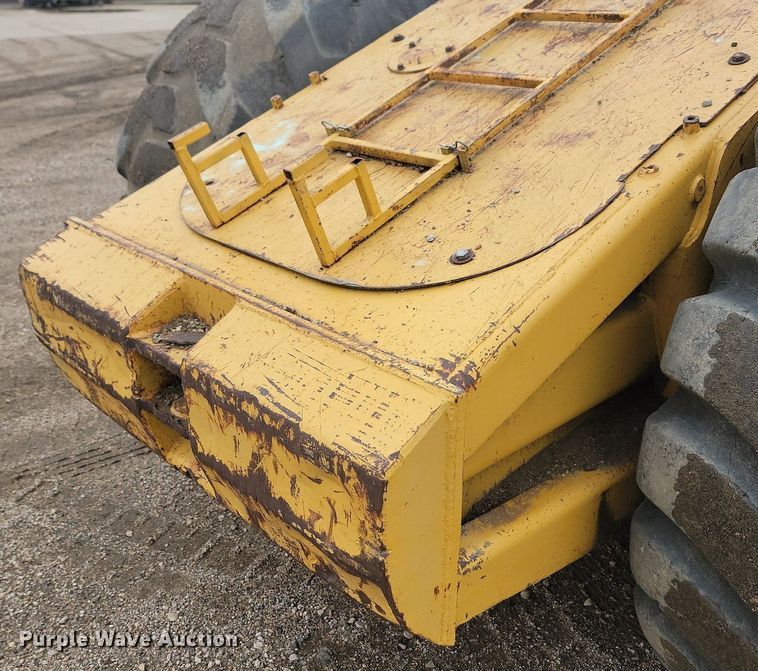 image for item ML9496 1984 Caterpillar 613B  elevating scraper