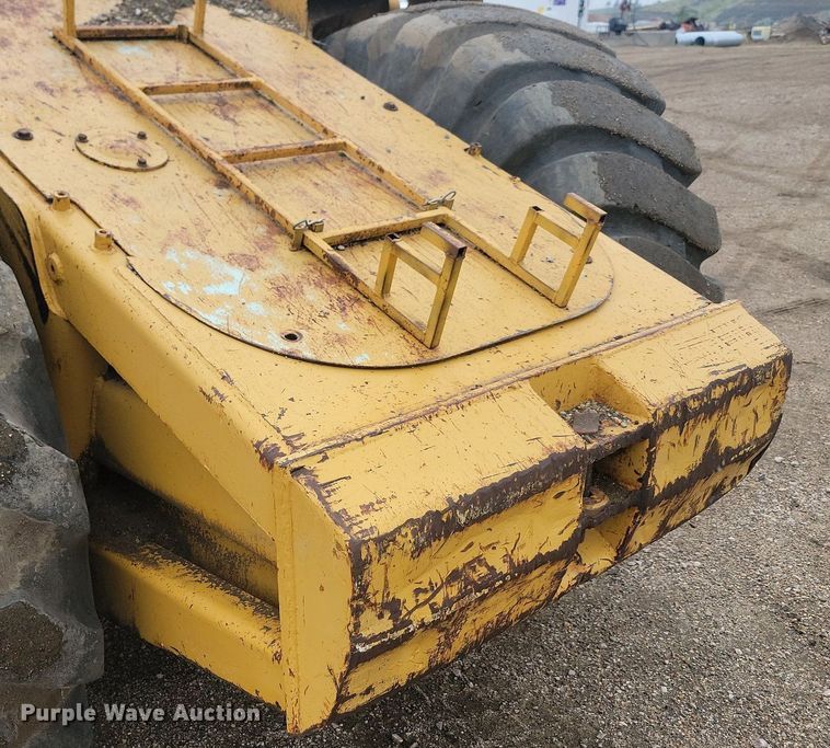 image for item ML9496 1984 Caterpillar 613B  elevating scraper