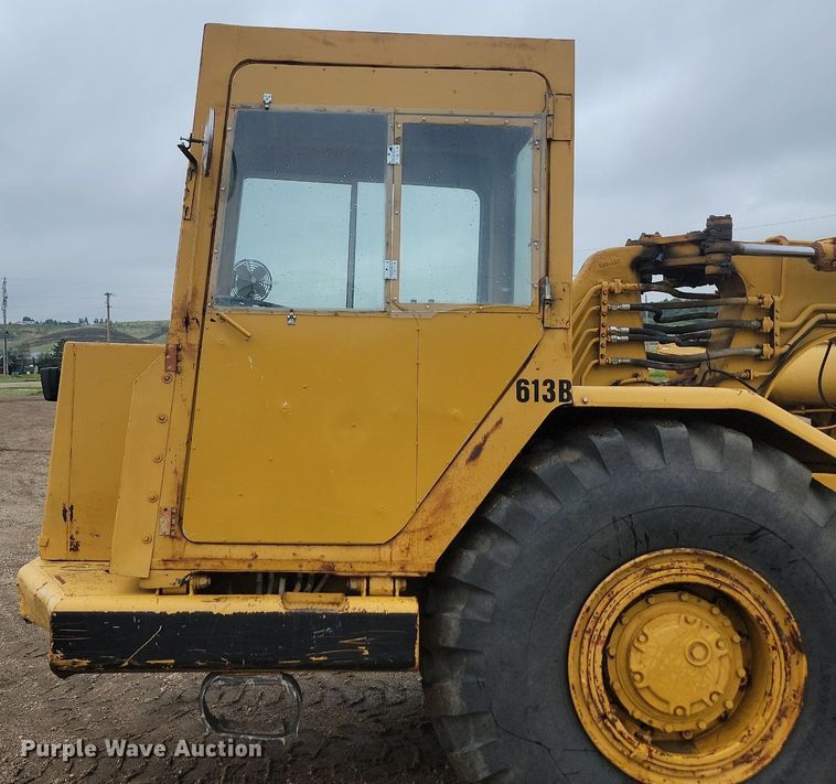 image for item ML9496 1984 Caterpillar 613B  elevating scraper