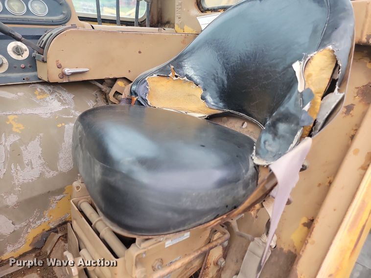 image for item ML9496 1984 Caterpillar 613B  elevating scraper