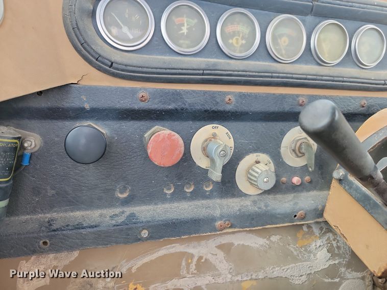 image for item ML9496 1984 Caterpillar 613B  elevating scraper