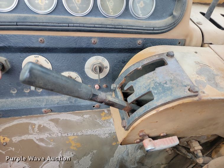 image for item ML9496 1984 Caterpillar 613B  elevating scraper