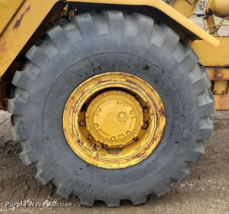 image for item ML9496 1984 Caterpillar 613B  elevating scraper