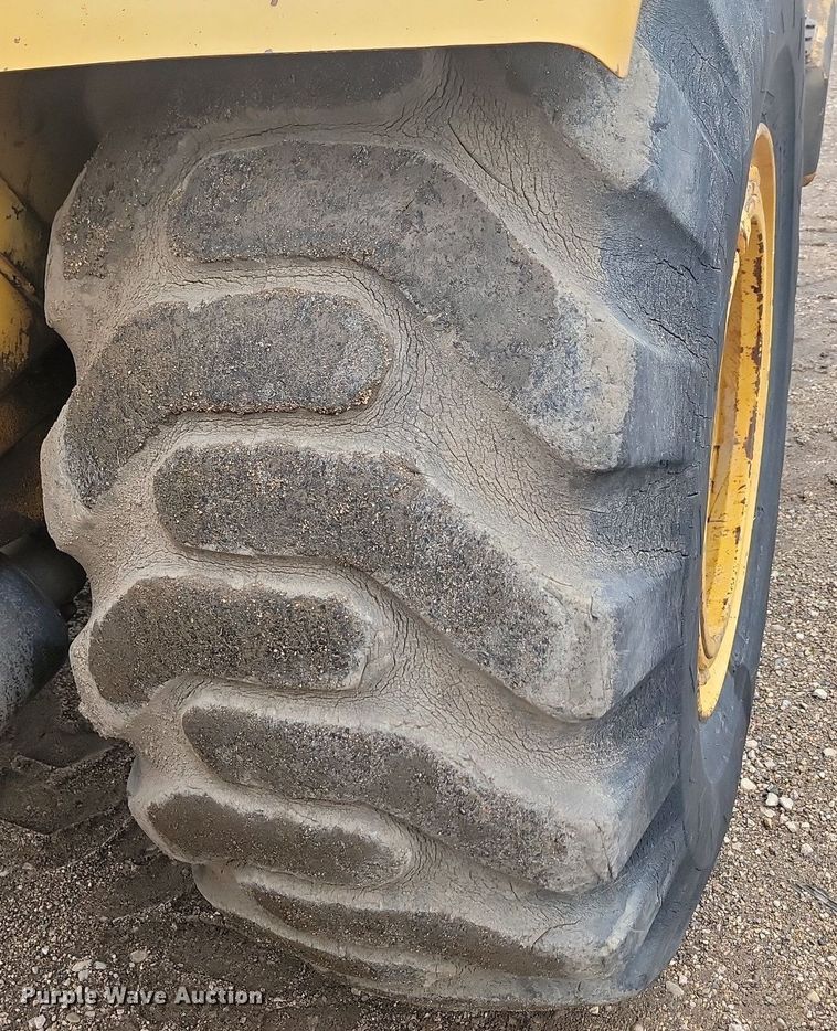 image for item ML9496 1984 Caterpillar 613B  elevating scraper