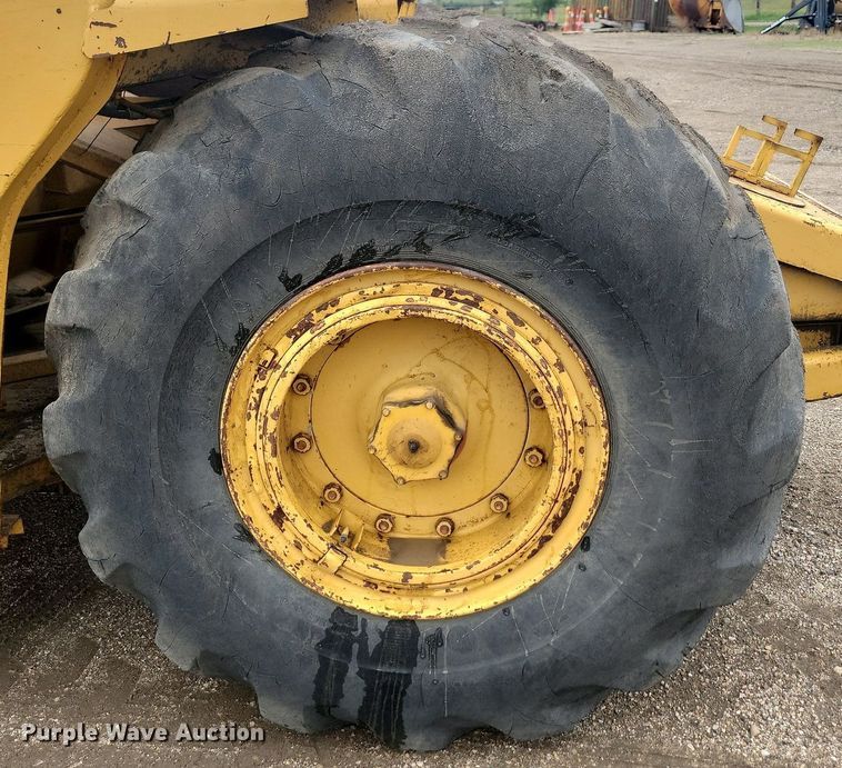 image for item ML9496 1984 Caterpillar 613B  elevating scraper