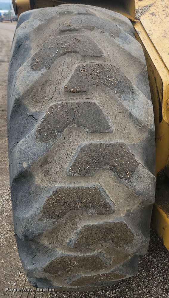 image for item ML9496 1984 Caterpillar 613B  elevating scraper