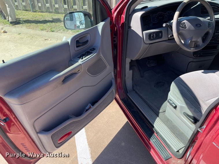 image for item MS9735 2003 Ford Windstar SE  van