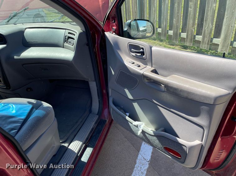 image for item MS9735 2003 Ford Windstar SE  van