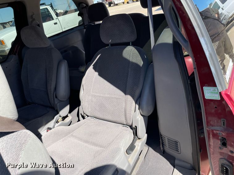 image for item MS9735 2003 Ford Windstar SE  van