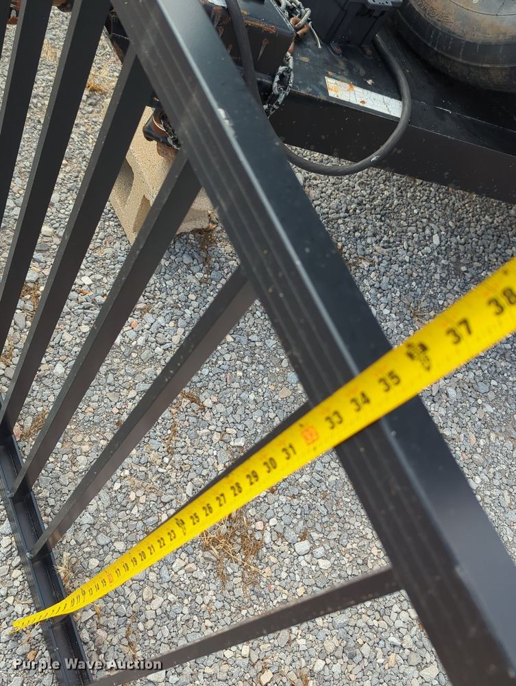 image for item MY9400 Fencing materials