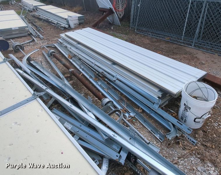 image for item MY9401 (6) garage doors