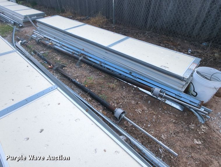 image for item MY9401 (6) garage doors