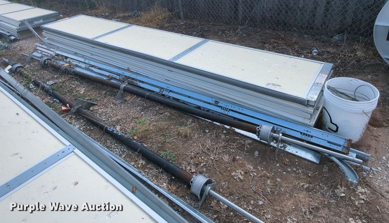 image for item MY9401 (6) garage doors