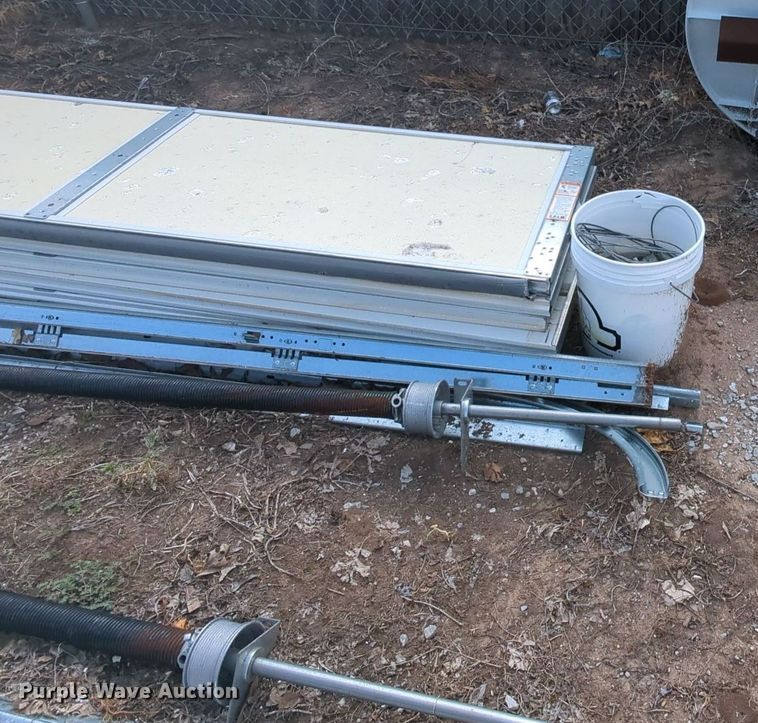 image for item MY9401 (6) garage doors