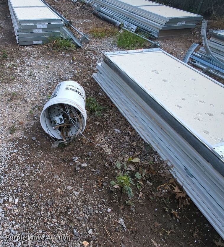 image for item MY9401 (6) garage doors