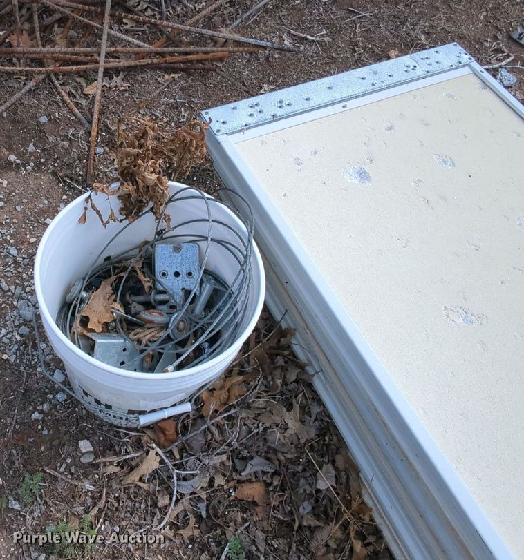 image for item MY9401 (6) garage doors