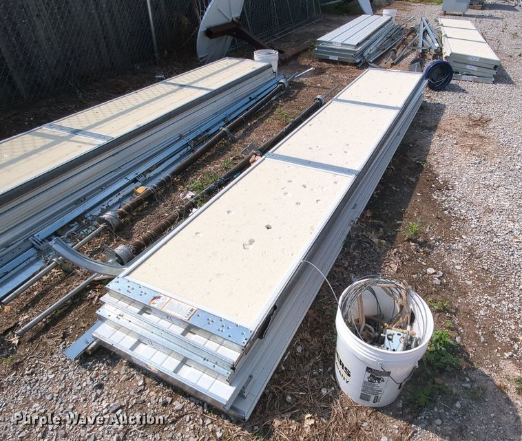 image for item MY9401 (6) garage doors