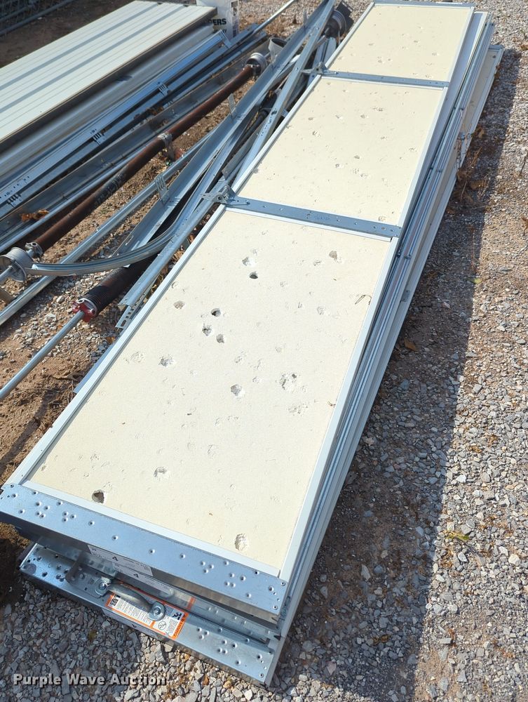 image for item MY9401 (6) garage doors