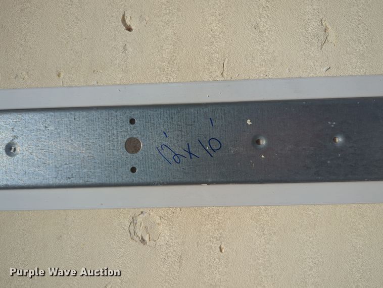 image for item MY9401 (6) garage doors