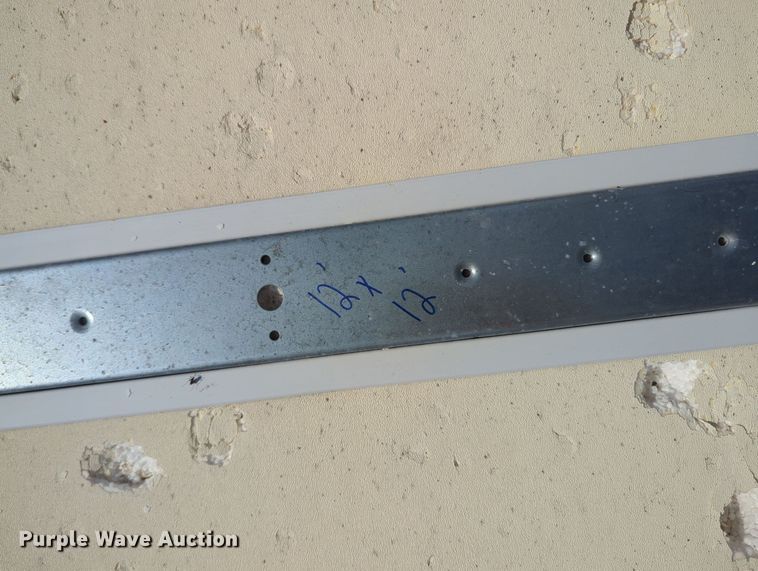 image for item MY9401 (6) garage doors