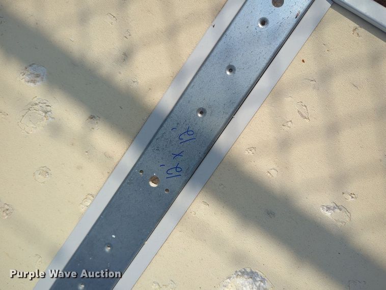 image for item MY9401 (6) garage doors