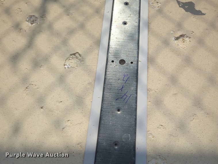 image for item MY9401 (6) garage doors